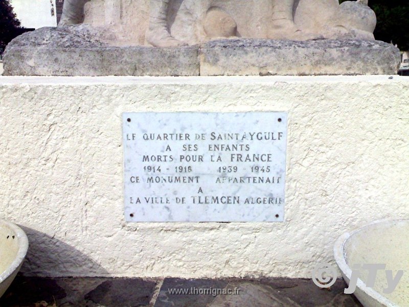 Monument aux morts à St aygulf 2 .jpg - Se situe à Saint Aygulf (83), avenue de la Corniche d'Or, juxtant la Poste.